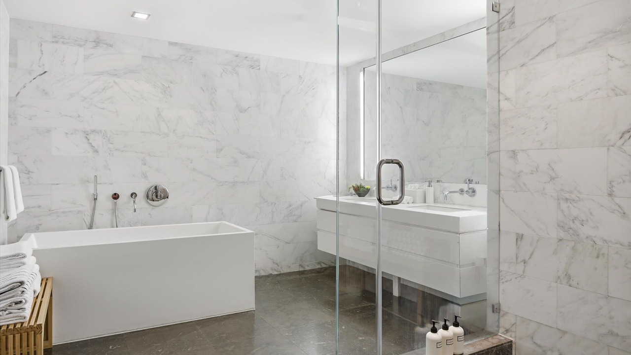 Photo of Bathroom in City Center