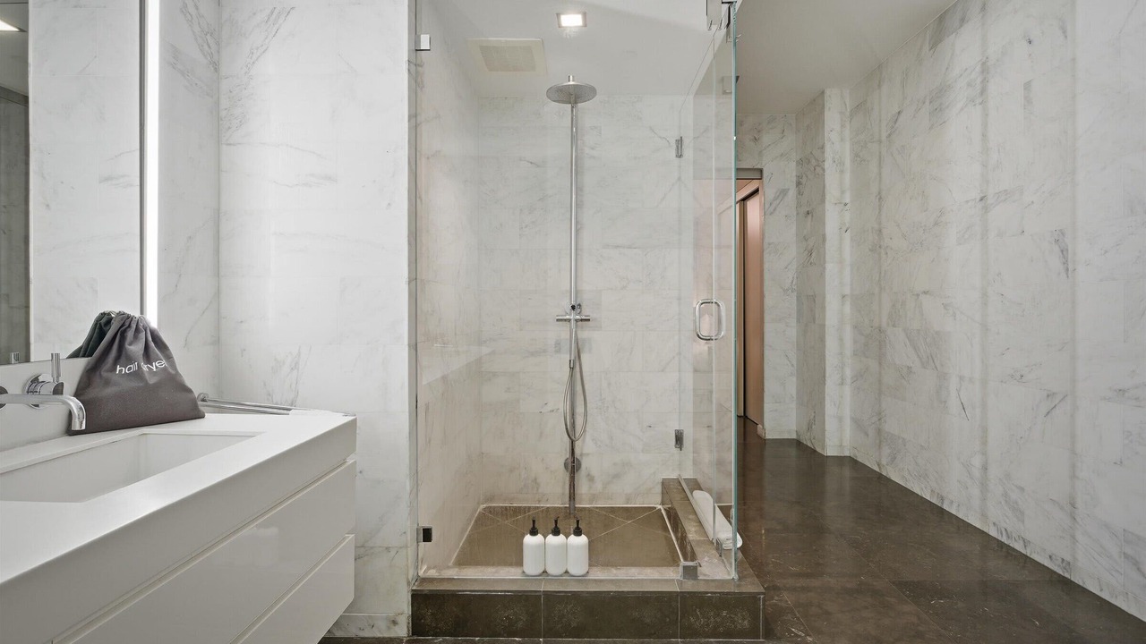 Photo of Bathroom in City Center