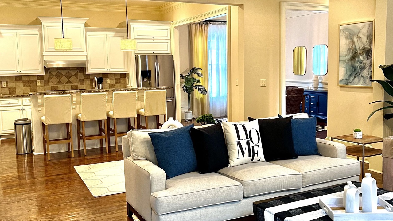 Photo of Livingroom in Sandy Springs