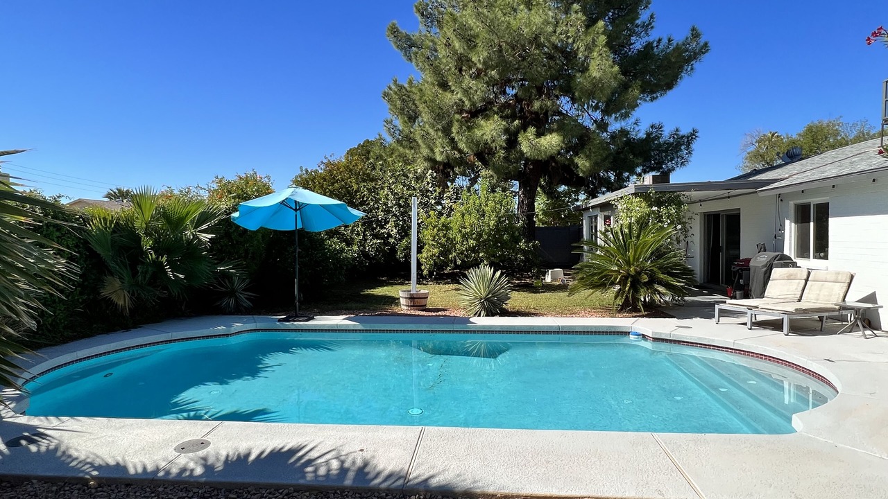 Photo of Outdoor in Paradise Valley Village