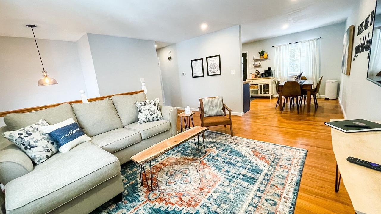Photo of Livingroom in Geyser Crest