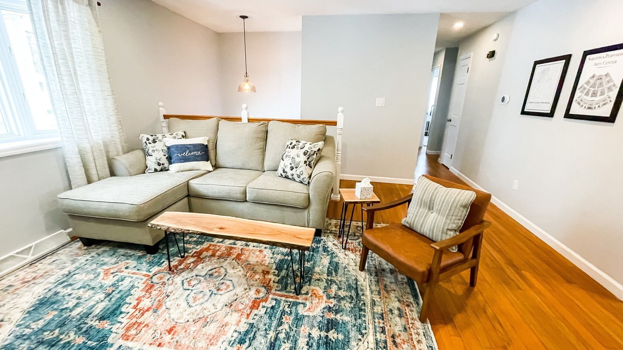 Photo of Livingroom in Geyser Crest