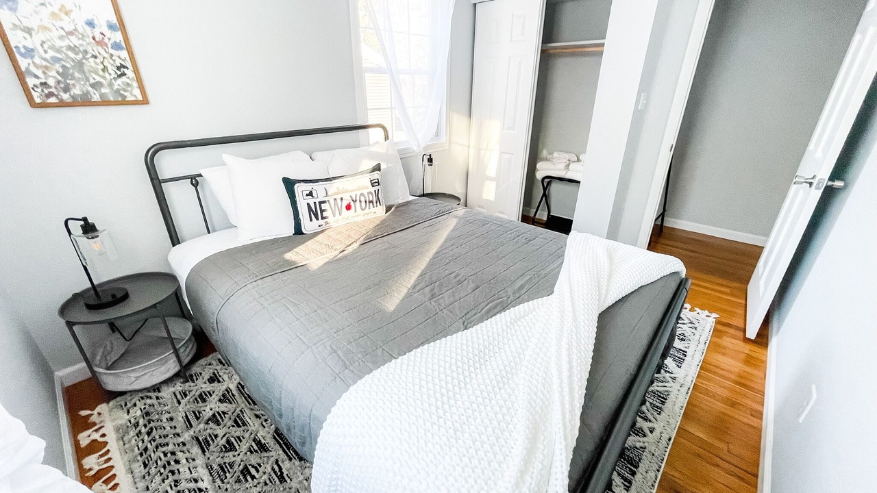 Photo of Bedroom in Geyser Crest