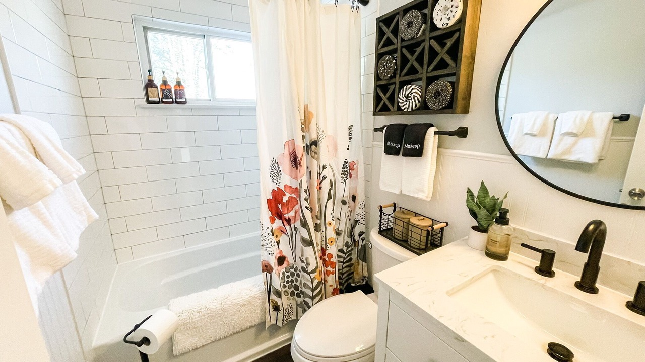 Photo of Bathroom in Geyser Crest