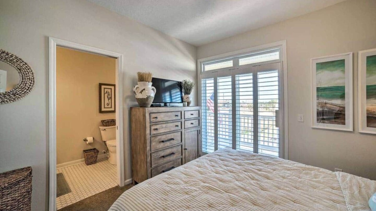 Photo of Bedroom in Mexico Beach