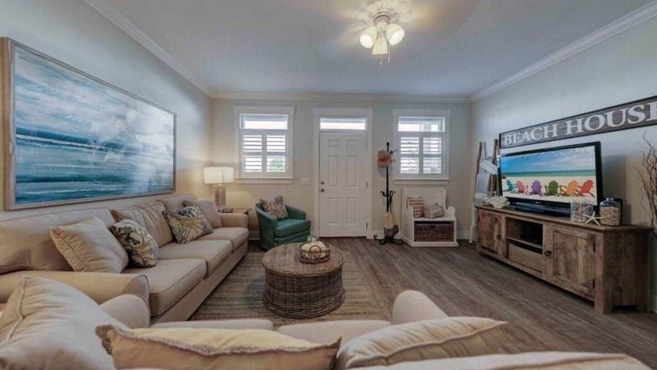 Photo of Livingroom in Mexico Beach