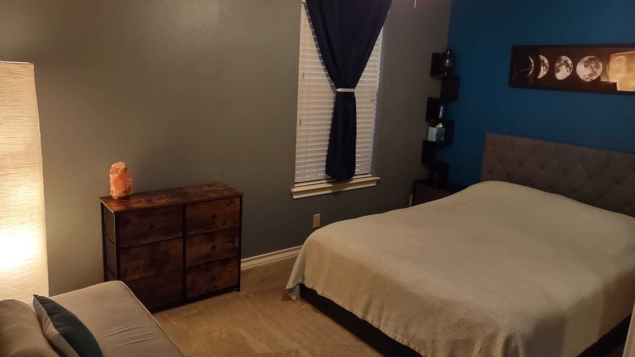 Photo of Bedroom in Hyde Park