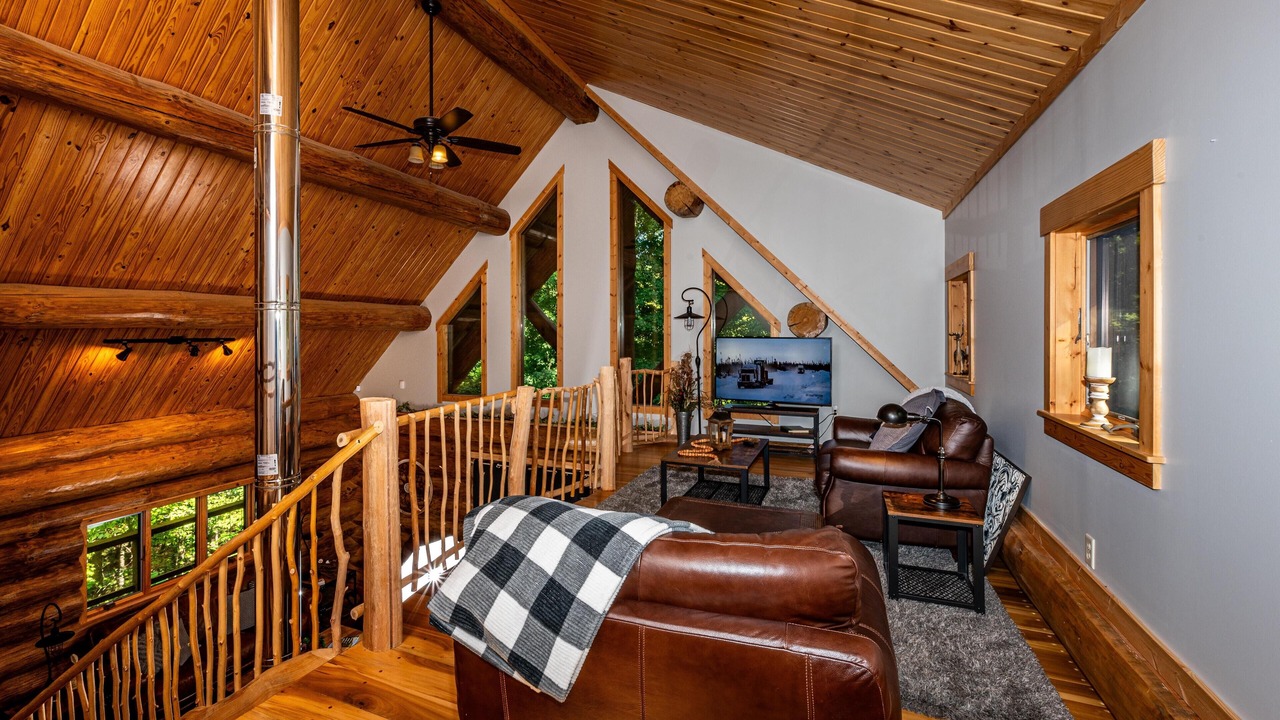 Photo of Livingroom in Helmsburg