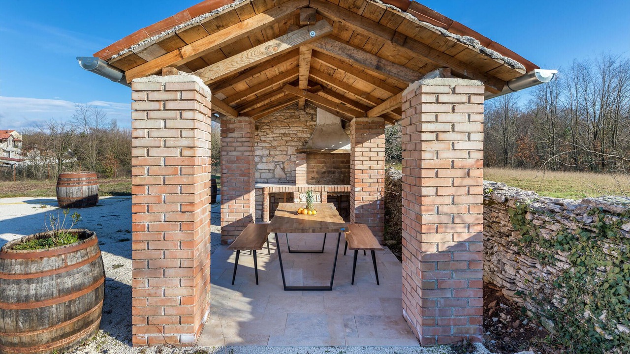 Photo of Outdoor in Modrusani