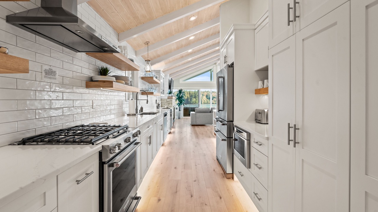 Photo of Kitchen in Grapeview