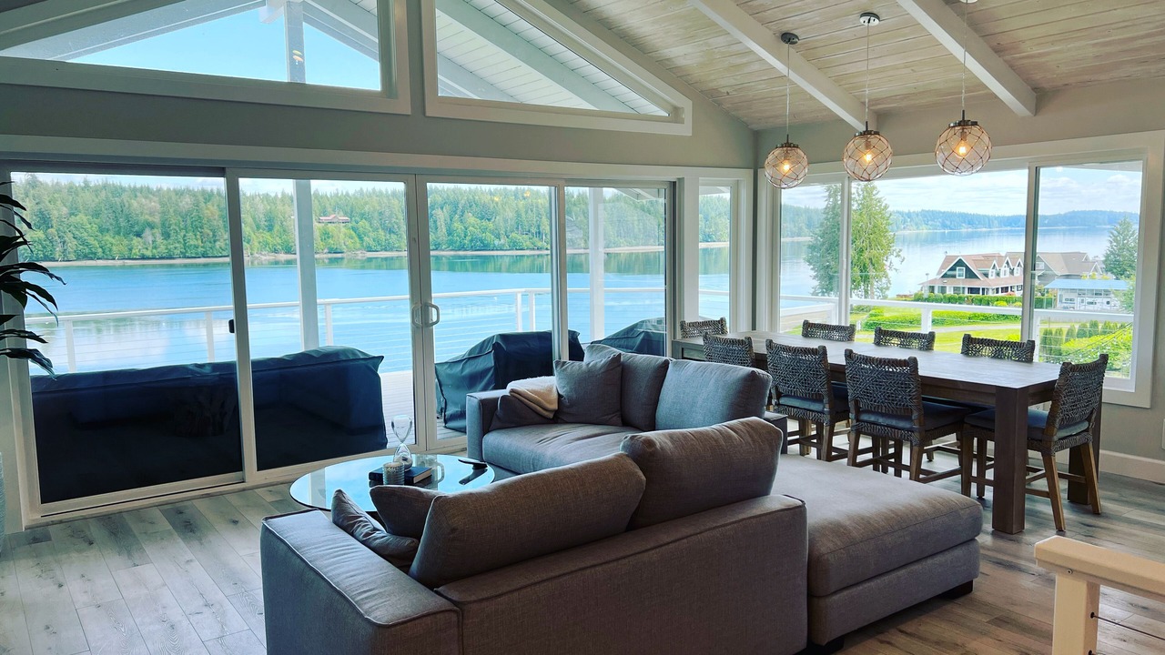 Photo of Livingroom in Grapeview