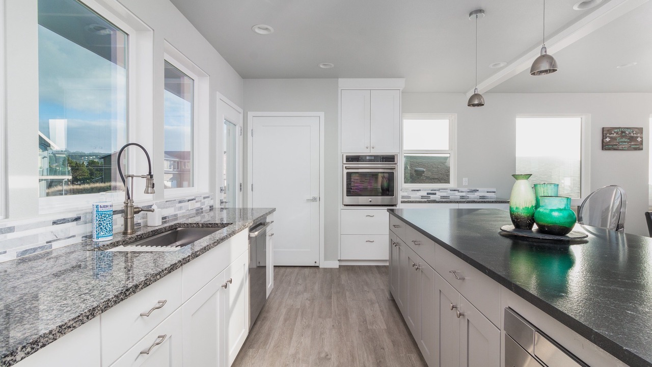 Photo of Kitchen in Kiwanda Shores