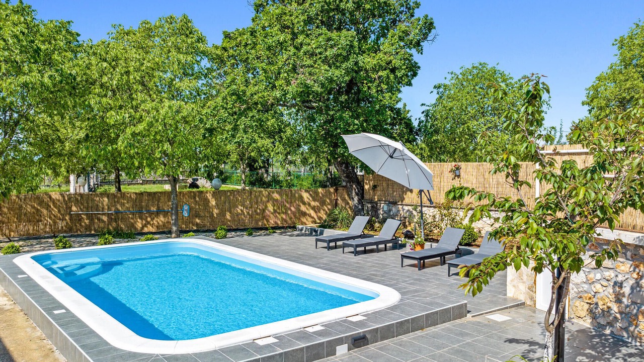 Photo of Outdoor in Unesic