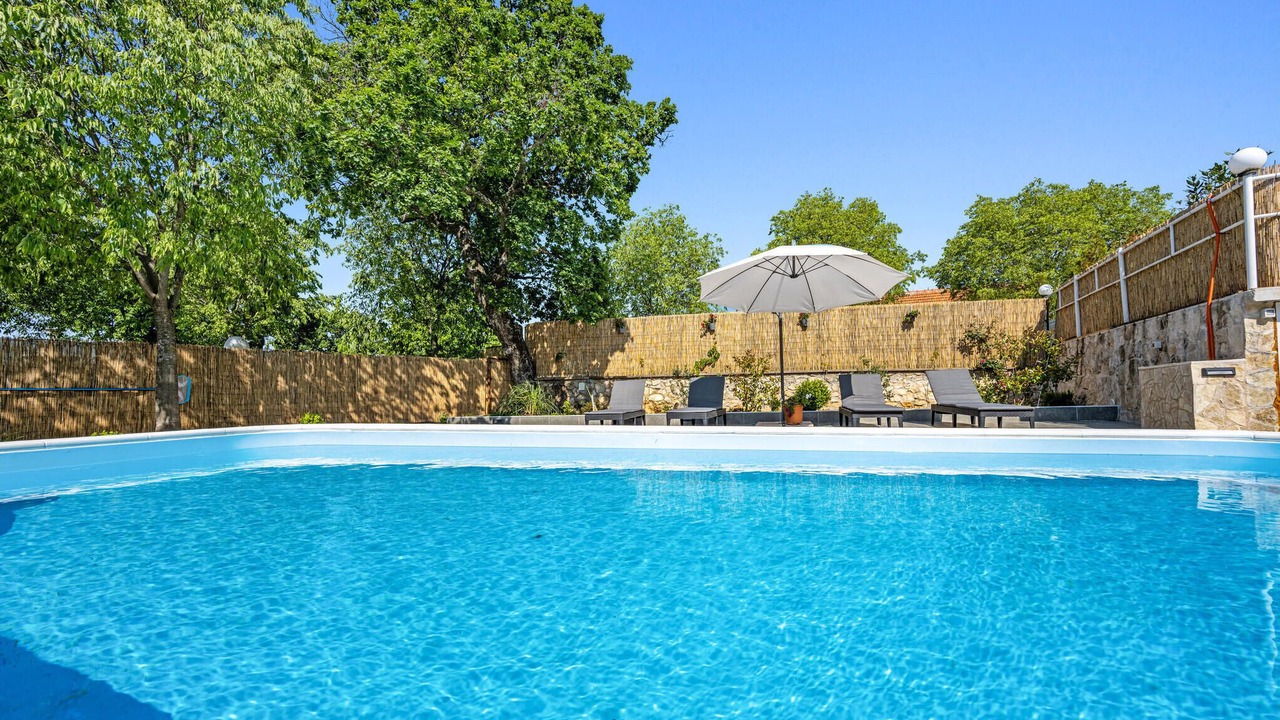 Photo of Outdoor in Unesic