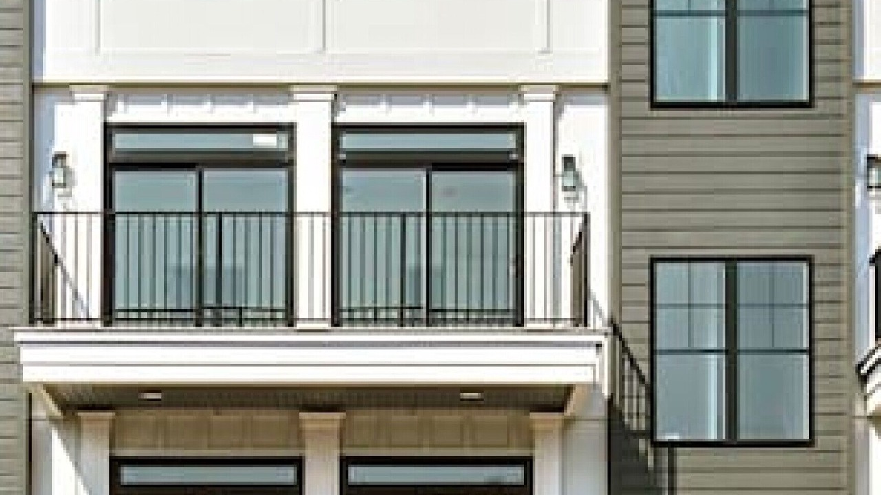 Photo of Patio Balcony in Northeast Virginia Beach