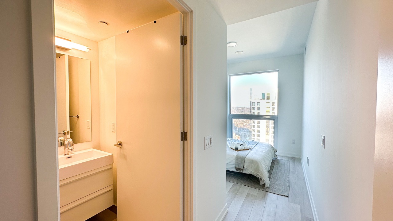 Photo of Bedroom in Yonge-Eglinton
