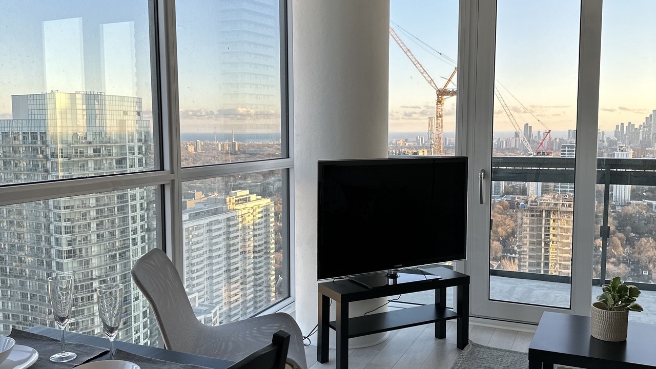 Photo of Livingroom in Yonge-Eglinton