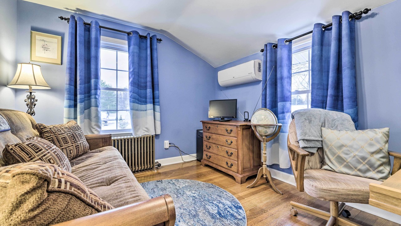 Photo of Livingroom in Yalesville