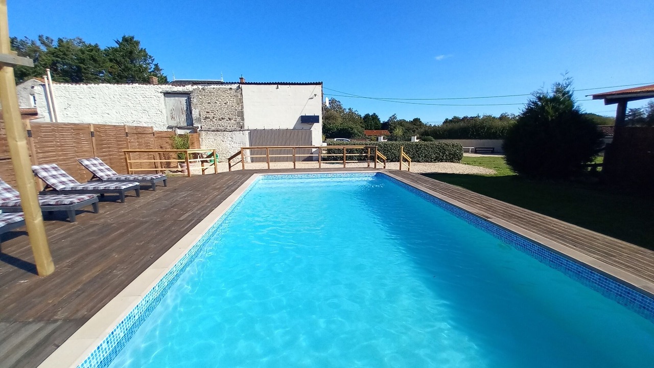 Photo of Outdoor in Petosse