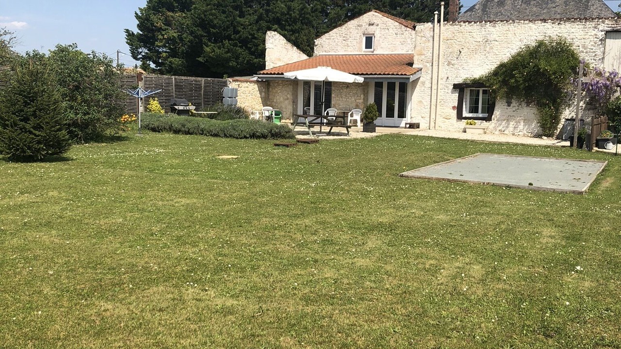 Photo of Outdoor in Petosse