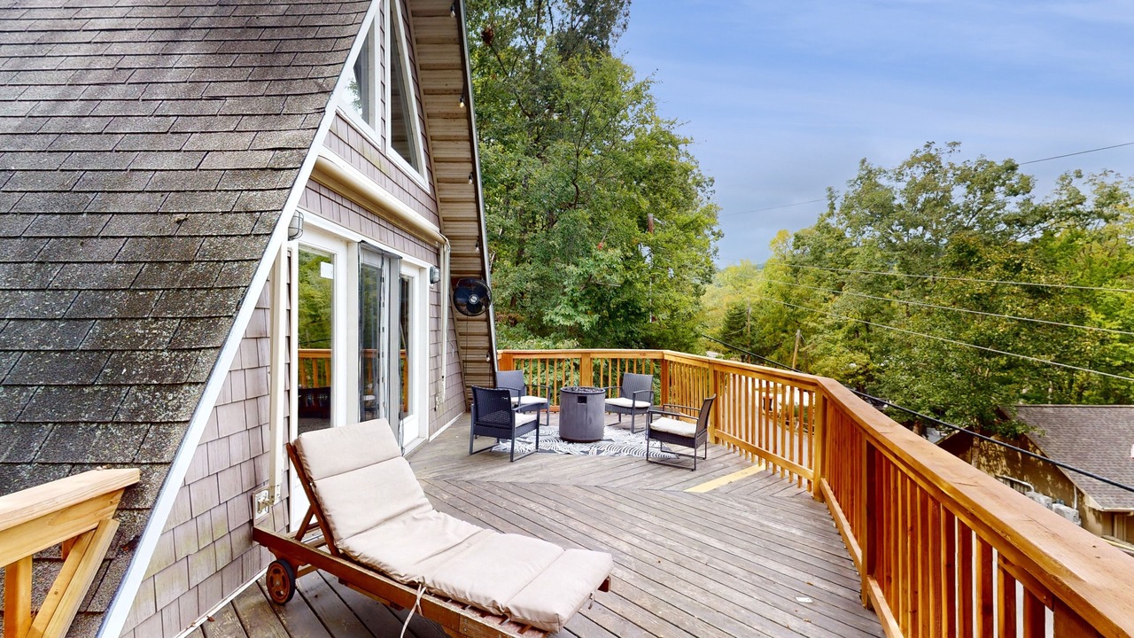 Photo of Patio Balcony in Lost Bridge Village