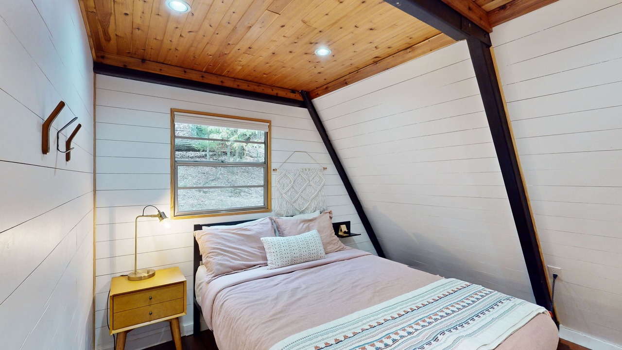 Photo of Bedroom in Lost Bridge Village