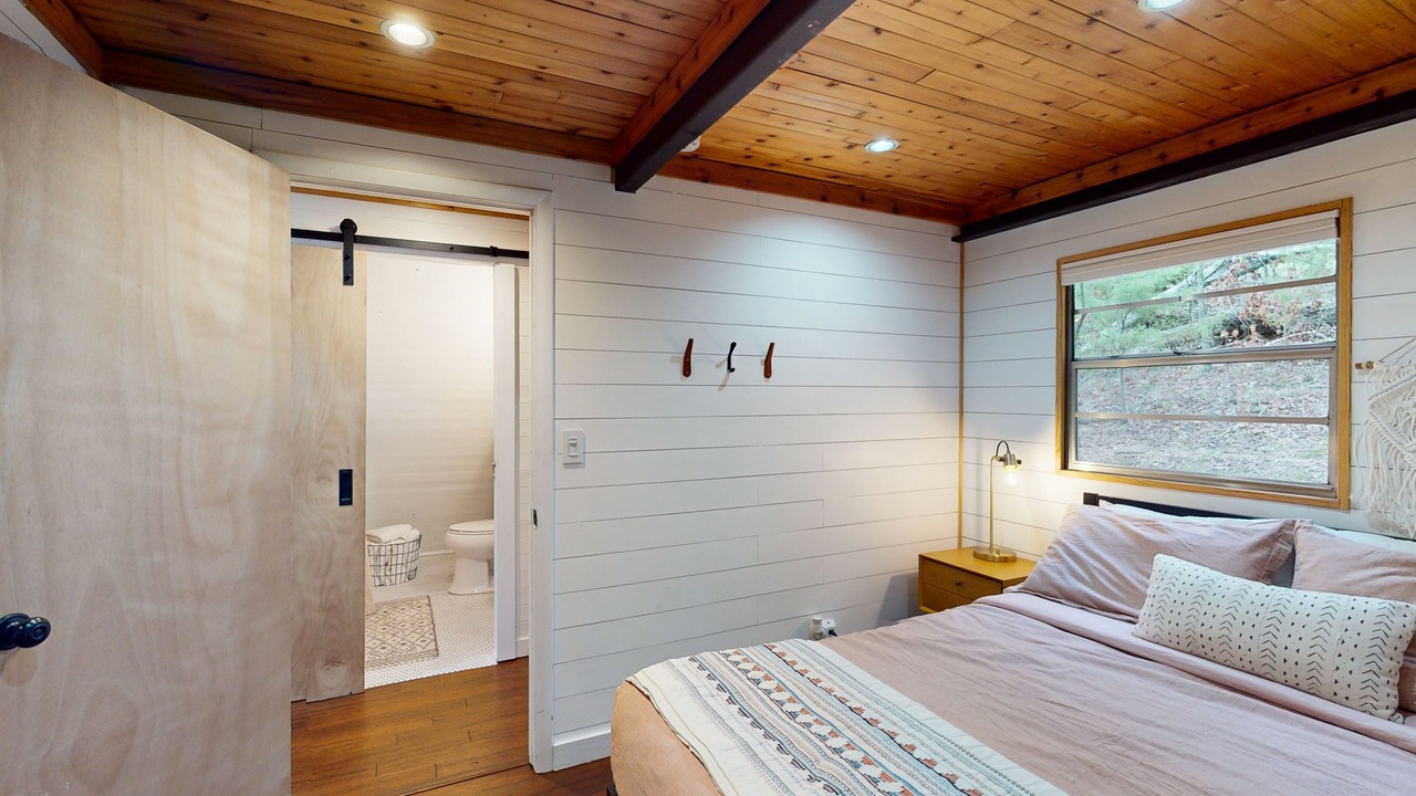 Photo of Bedroom in Lost Bridge Village