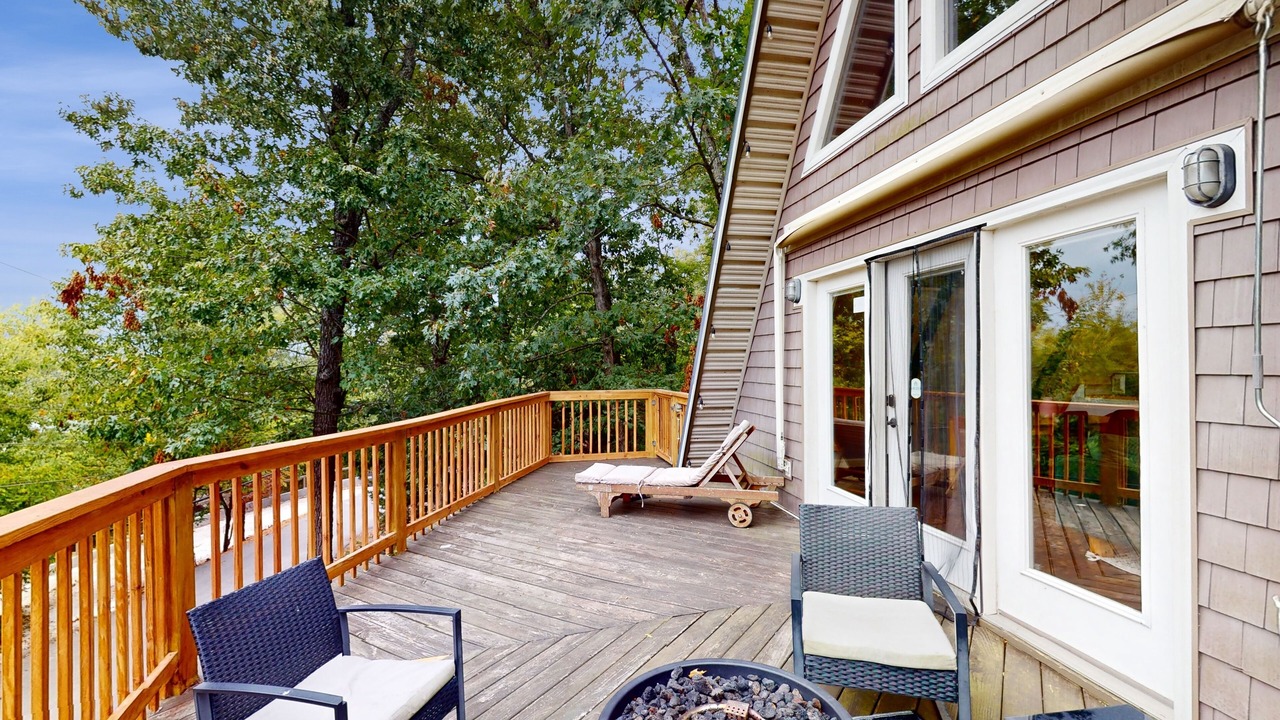 Photo of Patio Balcony in Lost Bridge Village