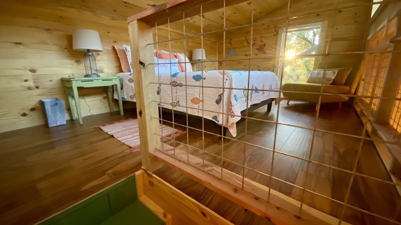 Photo of Bedroom in Lacy-Lakeview