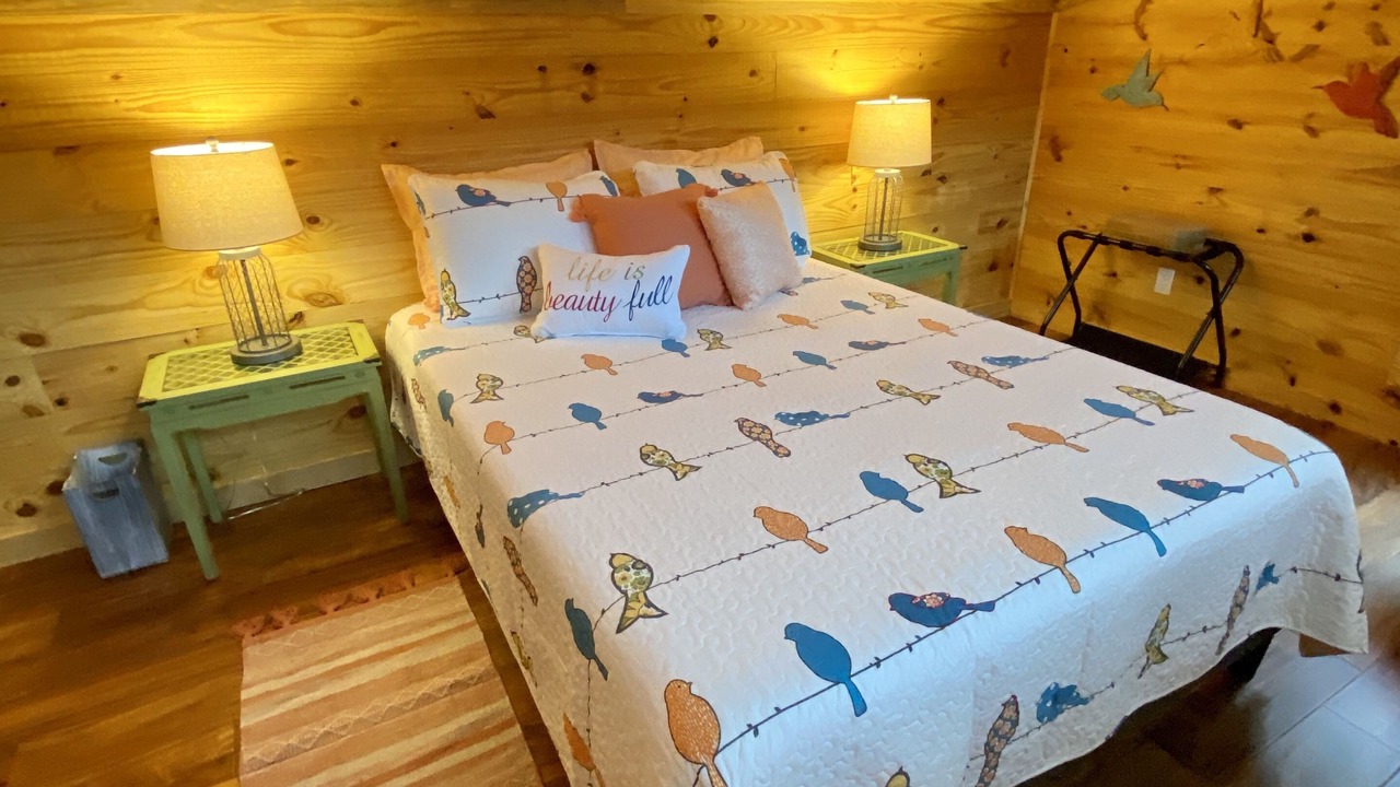 Photo of Bedroom in Lacy-Lakeview