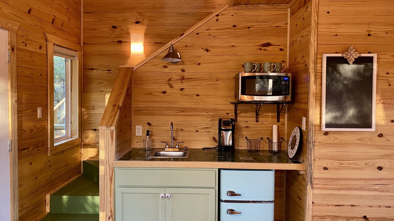 Photo of Kitchen in Lacy-Lakeview