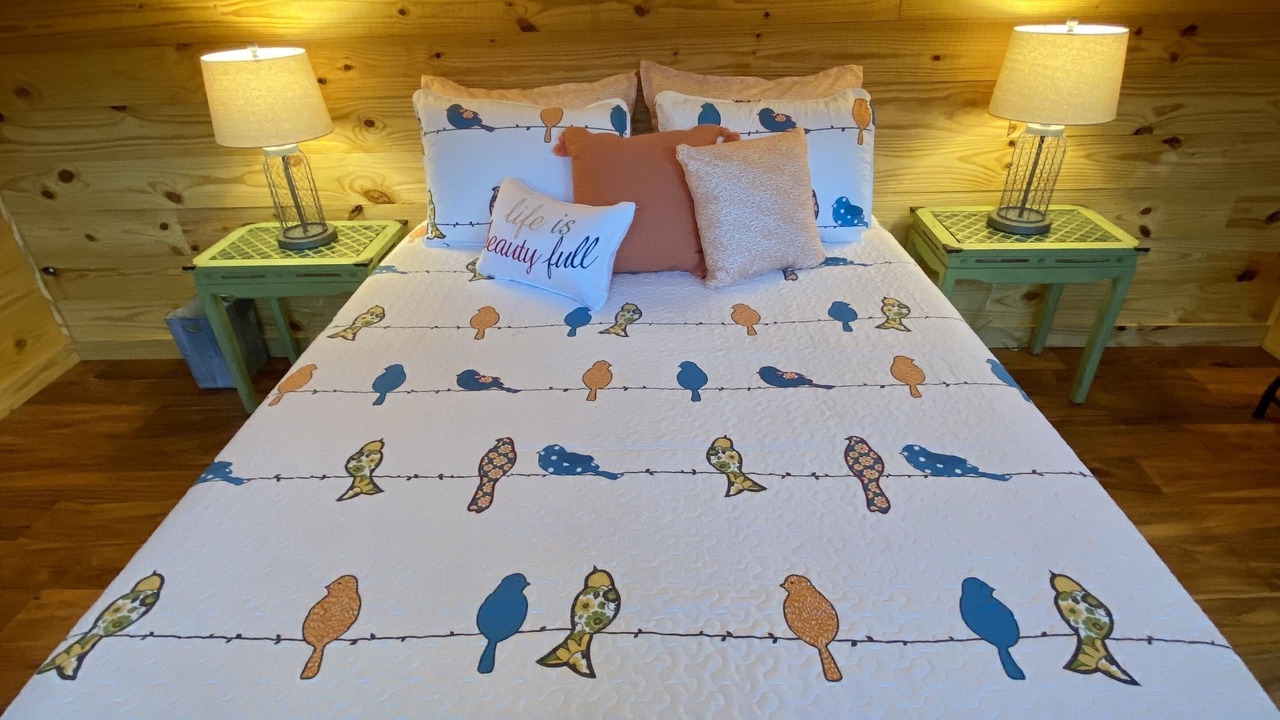 Photo of Bedroom in Lacy-Lakeview