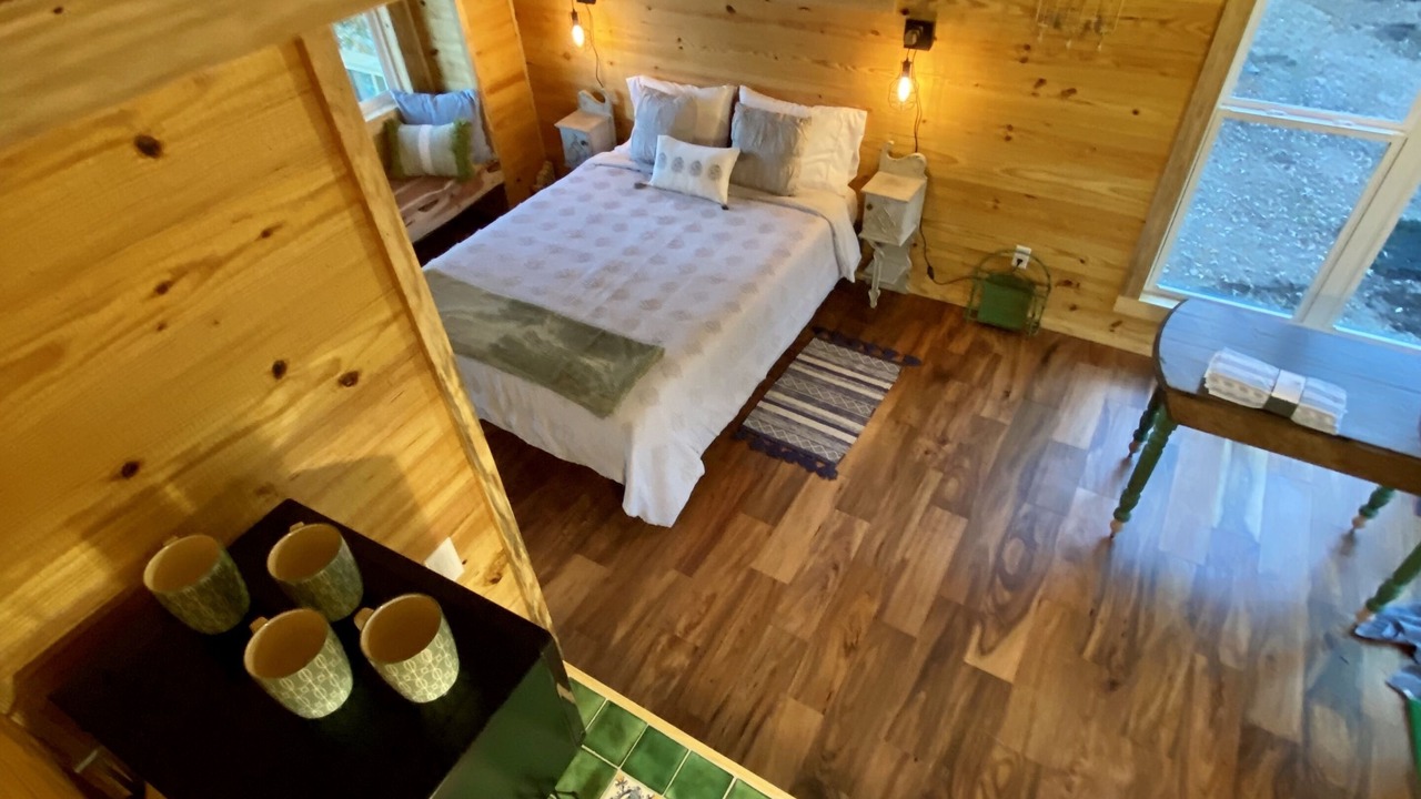 Photo of Bedroom in Lacy-Lakeview