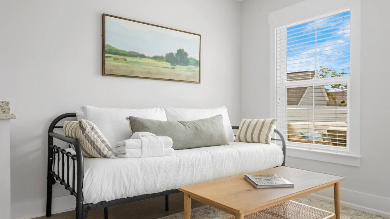 Photo of Livingroom in Mount Pleasant