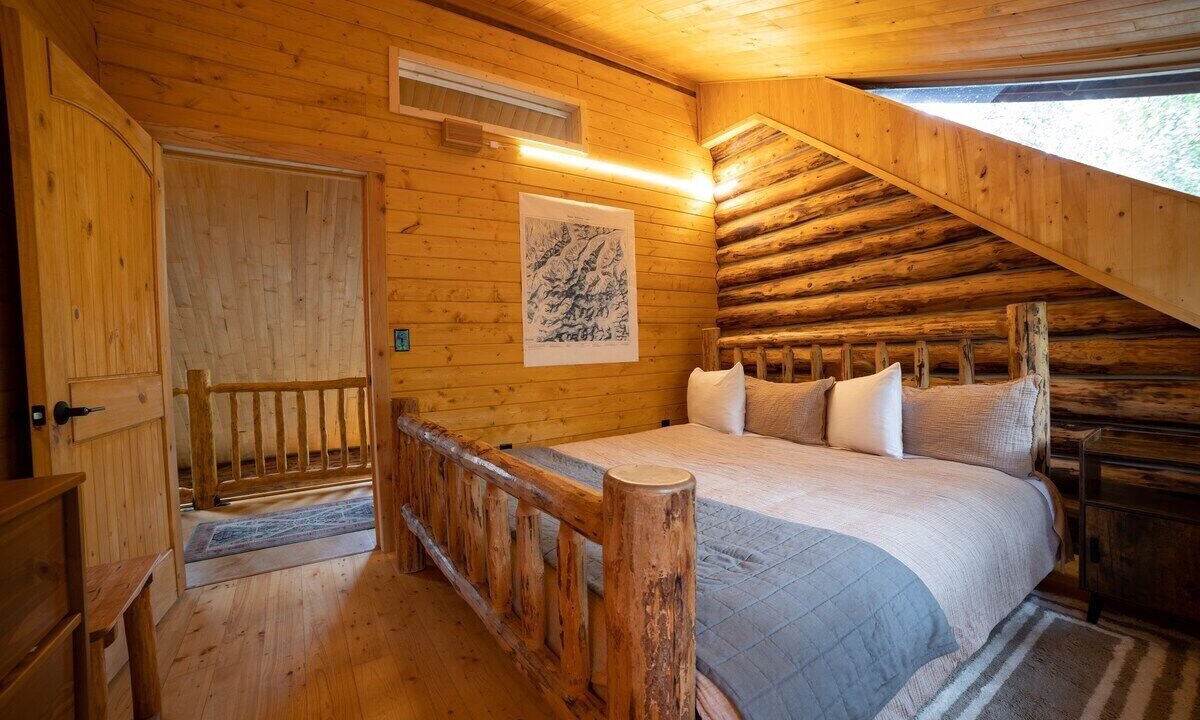 Photo of Bedroom in Talkeetna