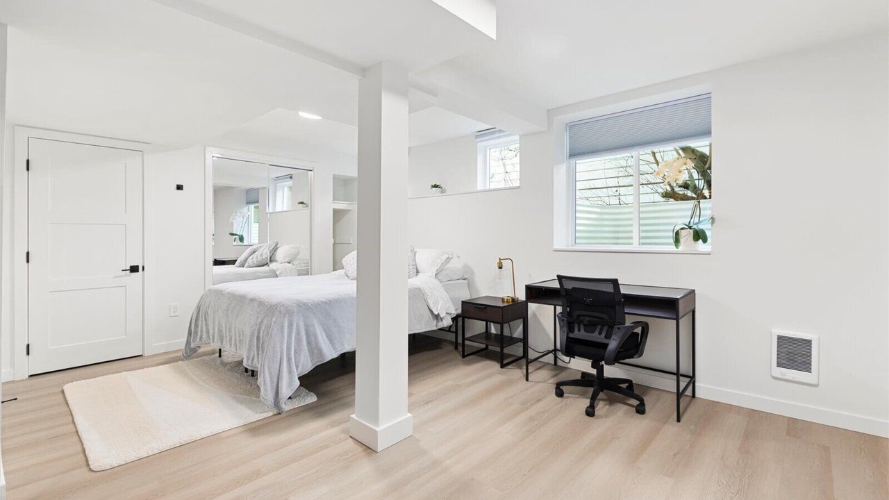 Photo of Bedroom in Shoreline