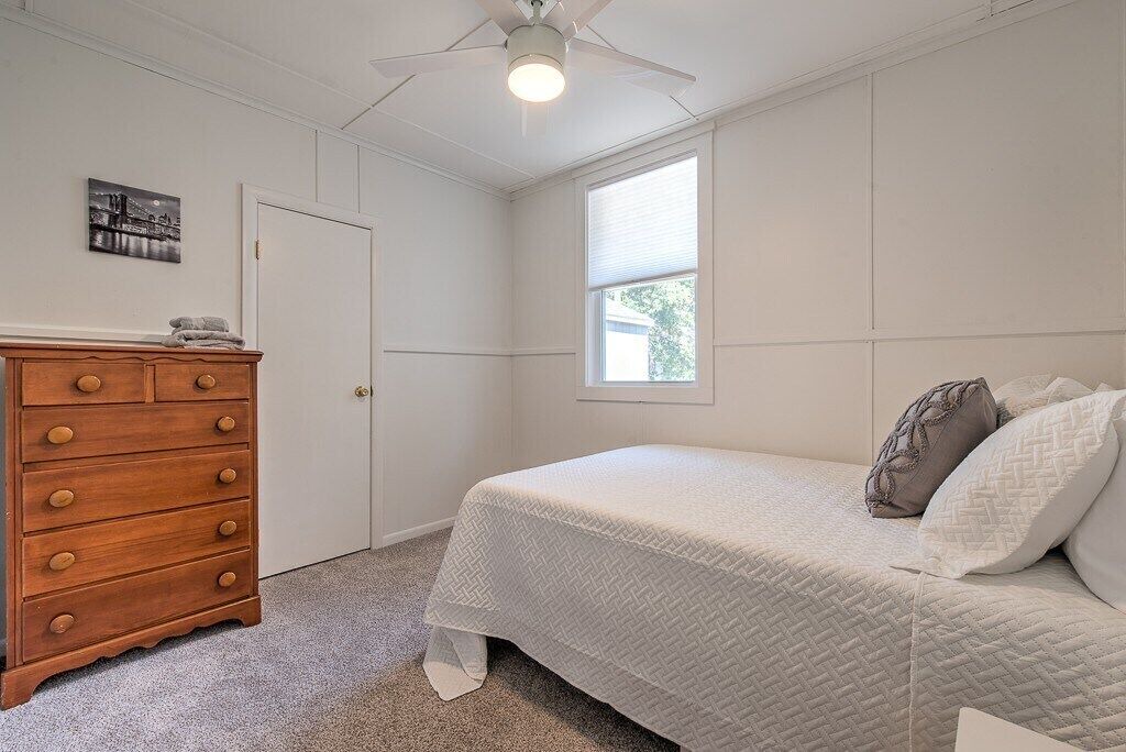 Photo of Bedroom in Saunderstown