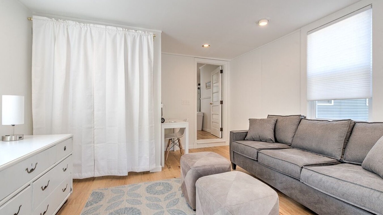 Photo of Livingroom in Saunderstown