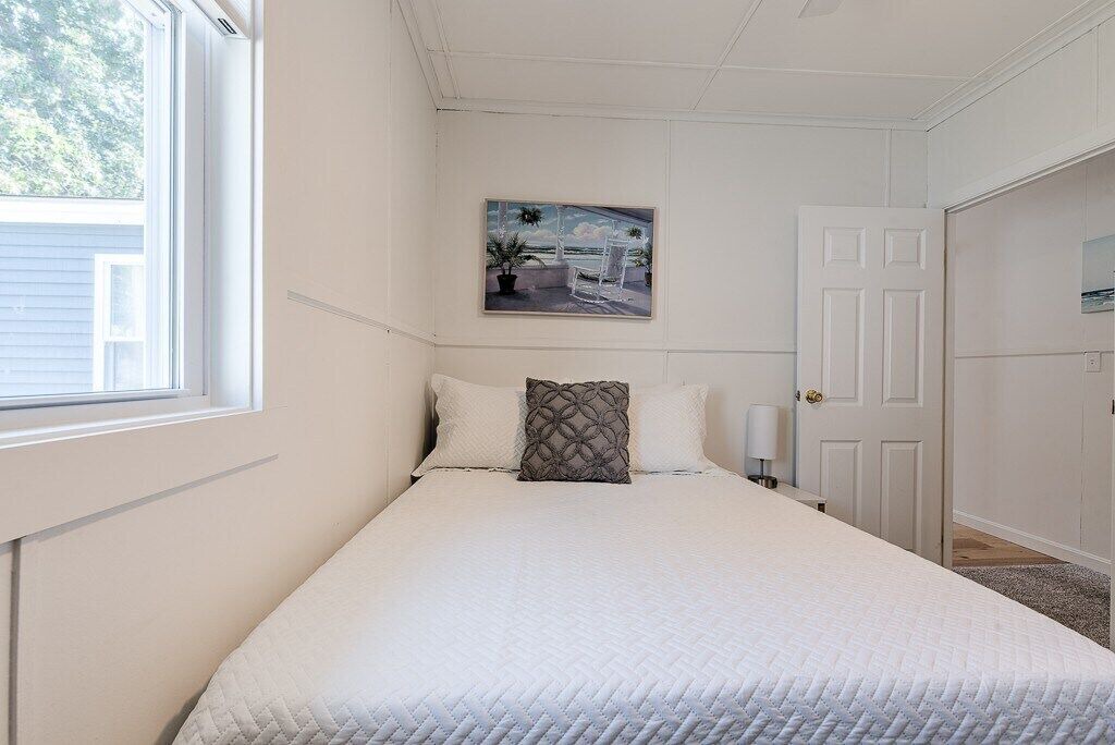 Photo of Bedroom in Saunderstown