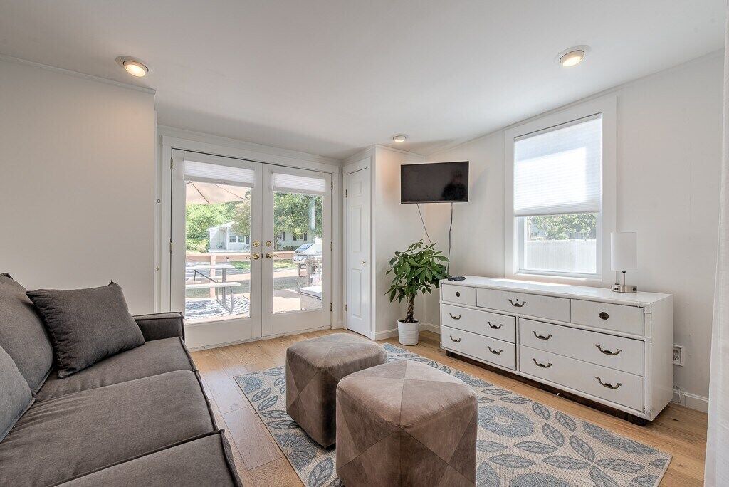 Photo of Livingroom in Saunderstown