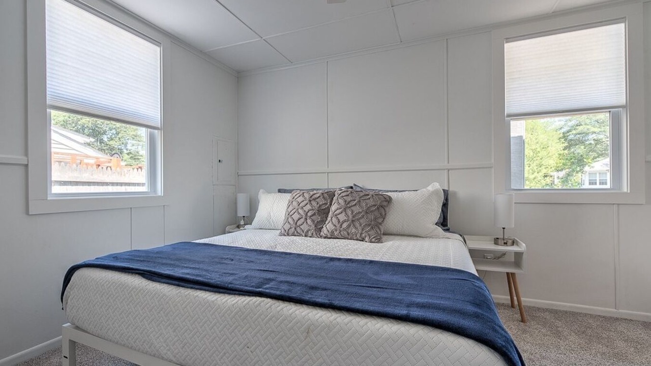 Photo of Bedroom in Saunderstown