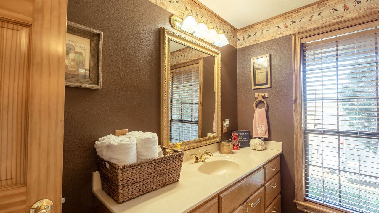 Photo of Bathroom in Pangburn