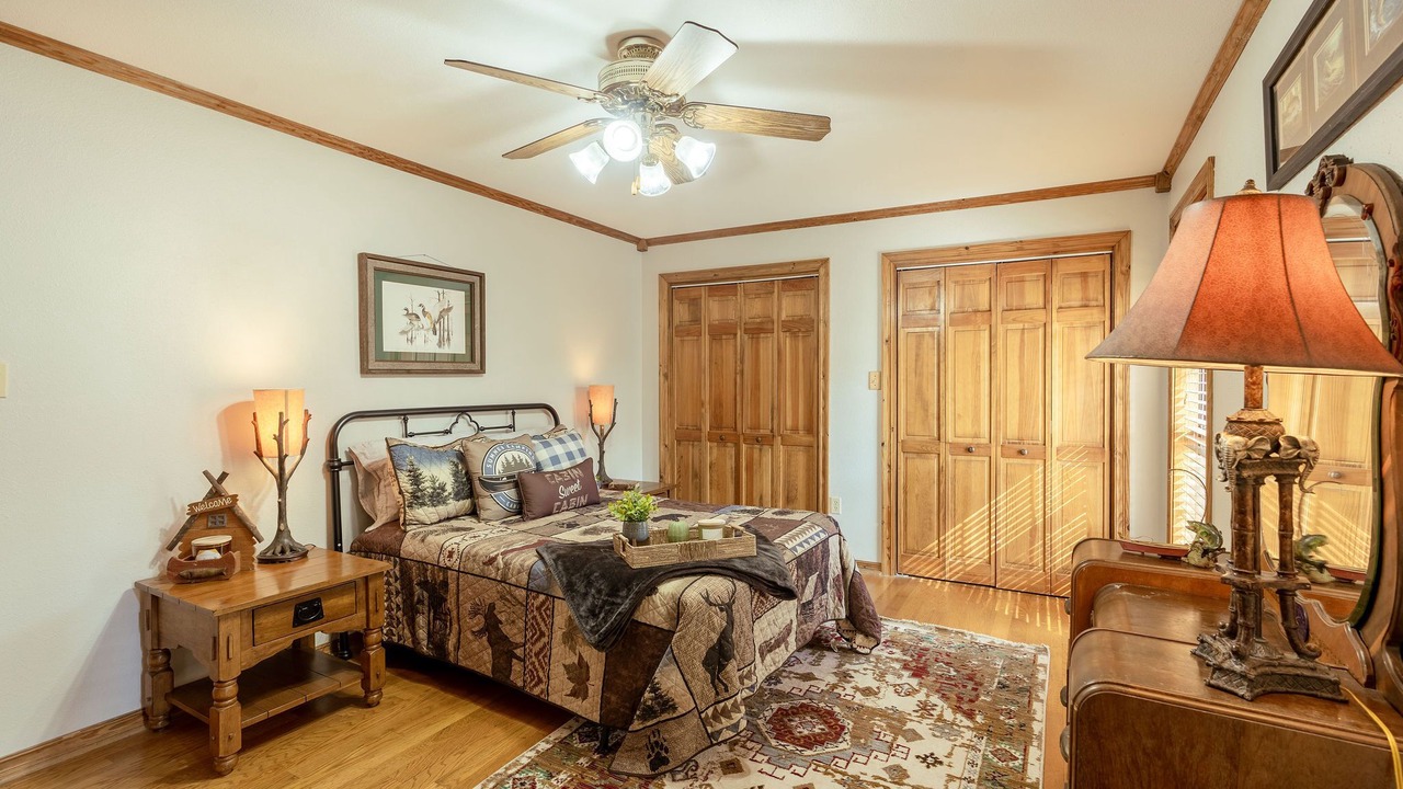 Photo of Bedroom in Pangburn