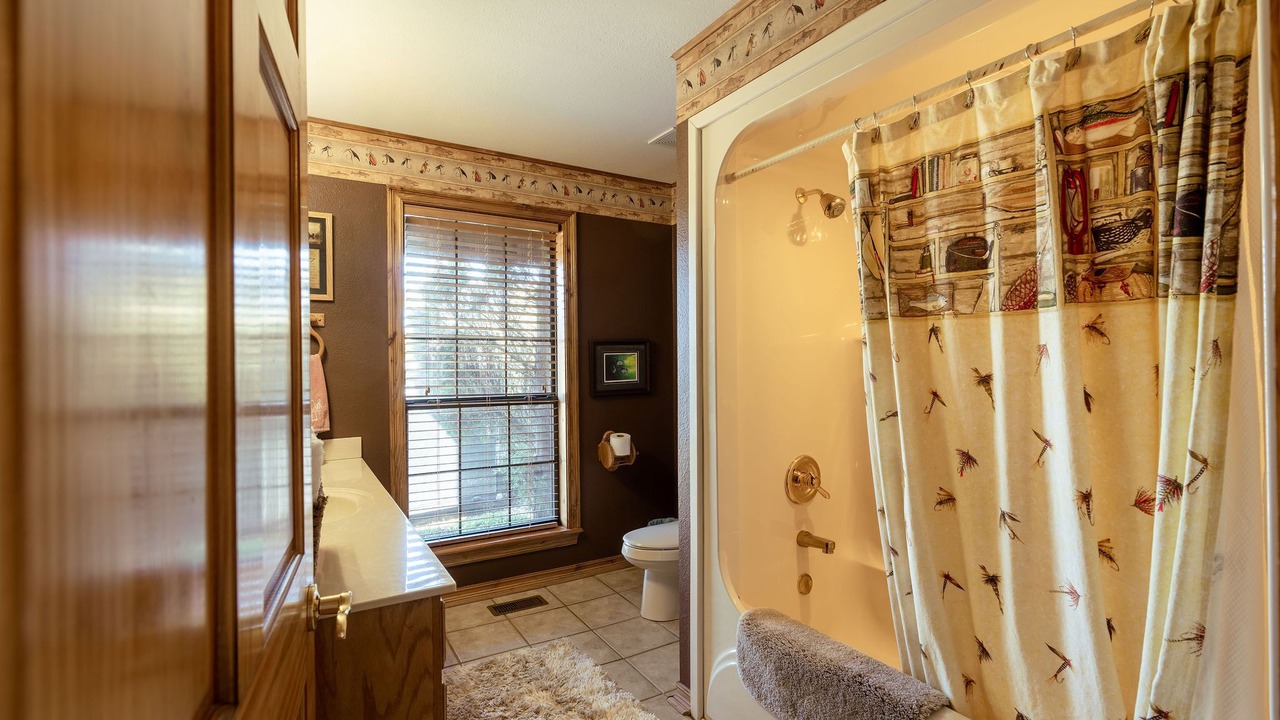 Photo of Bathroom in Pangburn