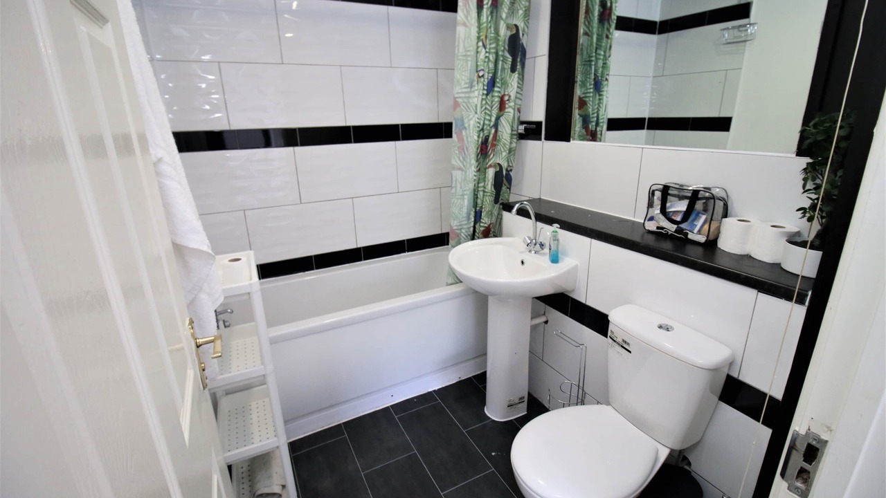Photo of Bathroom in Cathays