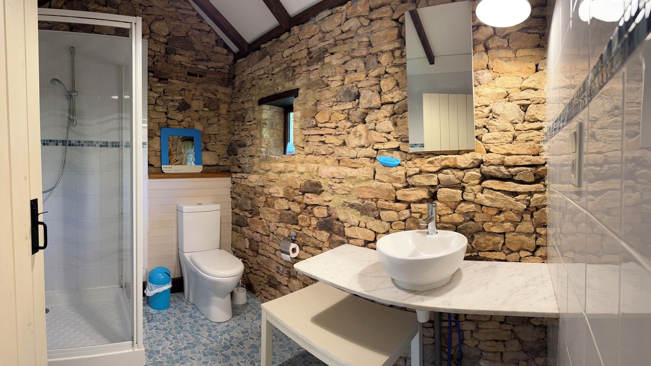 Photo of Bathroom in Frayssinet-le-Gelat