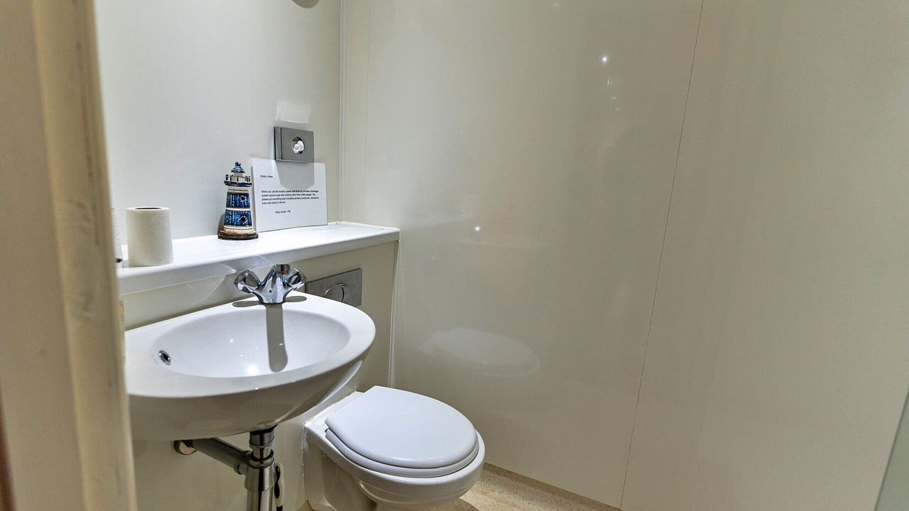 Photo of Bathroom in Boscastle