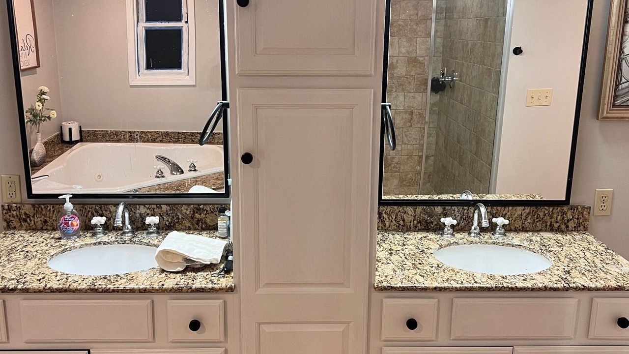 Photo of Bathroom in The Galena Territory