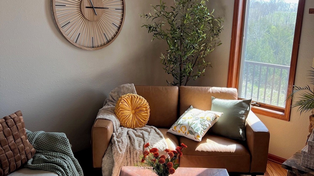 Photo of Livingroom in The Galena Territory