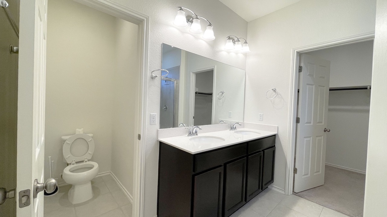 Photo of Bathroom in Wells Branch